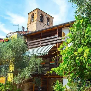 Cozy Castello Apartment